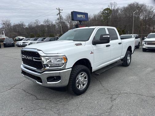 2023 RAM 2500 Tradesman Crew Cab 4x4 6'4' Box