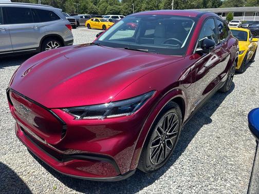 MOLTEN MAGENTA TINTED CC 2025 Ford Mustang Mach-E Premium