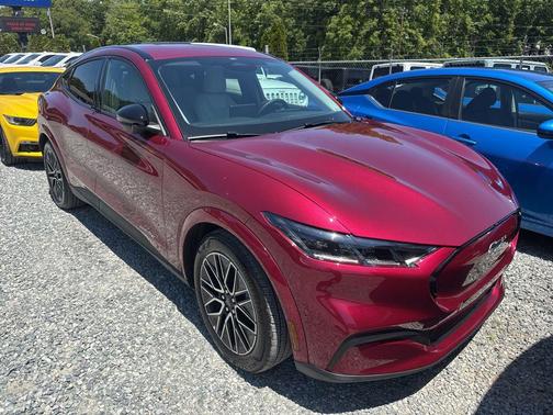 MOLTEN MAGENTA TINTED CC 2025 Ford Mustang Mach-E Premium