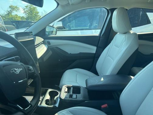 STAR WHITE MET TRI-COAT 2025 Ford Mustang Mach-E Premium
