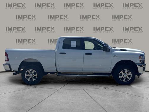 Bright White Clearcoat 2023 RAM 2500 Big Horn Crew Cab 4x4 6'4' Box
