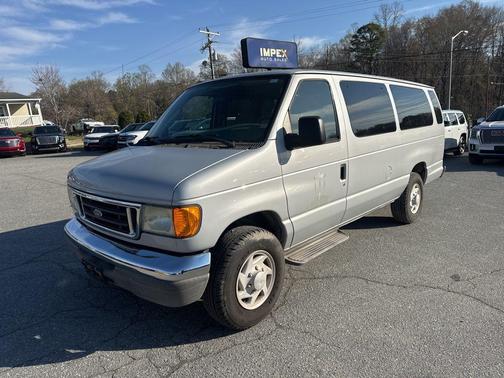 2007 Ford E350 Super Duty XL Wagon