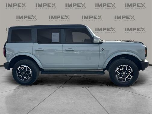 2024 Ford Bronco Outer Banks