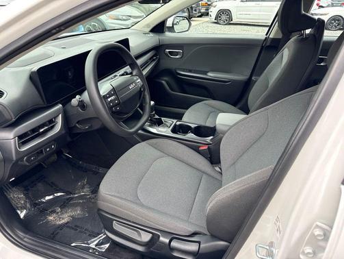Snow White Pearl 2025 Kia K4 LXS
