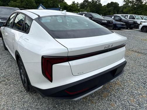 Snow White Pearl 2025 Kia K4 LXS