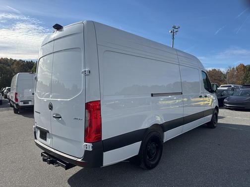 2025 Mercedes-Benz Sprinter 2500 High Roof