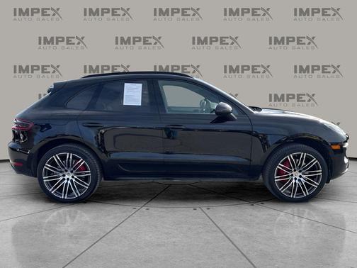 2017 Porsche Macan Turbo