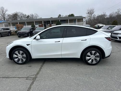 2023 Tesla Model Y Long Range Dual Motor All-Wheel Drive