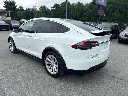 Pearl White Multi-Coat 2019 Tesla Model X 100D