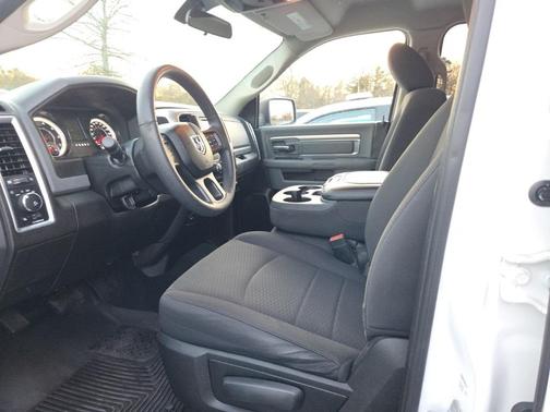 2019 RAM 1500 Classic Warlock Crew Cab 4x4 5'7' Box