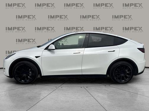 2022 Tesla Model Y Long Range Dual Motor All-Wheel Drive