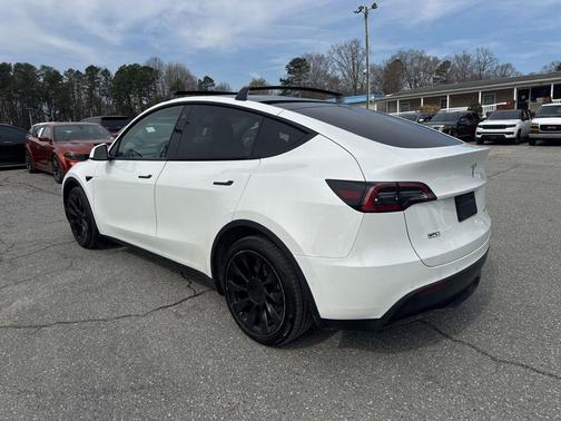 2022 Tesla Model Y Long Range Dual Motor All-Wheel Drive