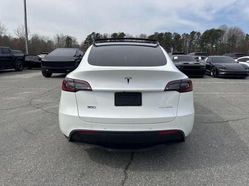 2022 Tesla Model Y Long Range Dual Motor All-Wheel Drive