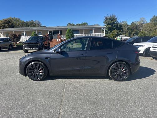 2024 Tesla Model Y Performance Dual Motor All-Wheel Drive