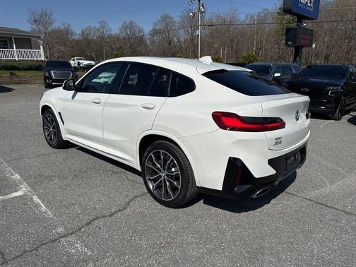 2022 BMW X4 xDrive30i