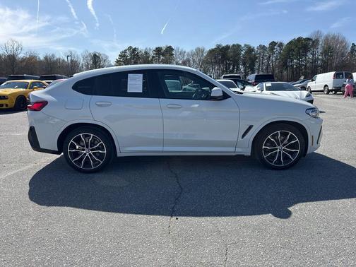 2022 BMW X4 xDrive30i