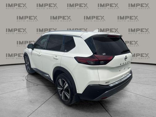 Pearl White Tricoat 2023 Nissan Rogue SL