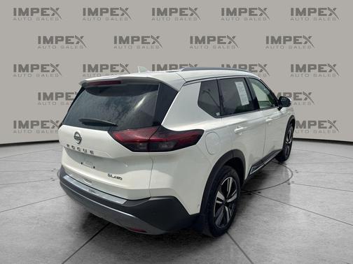 Pearl White Tricoat 2023 Nissan Rogue SL