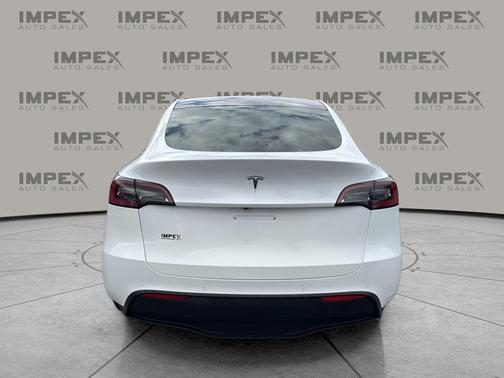 2022 Tesla Model Y Long Range Dual Motor All-Wheel Drive