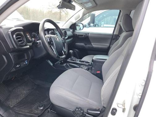 2019 Toyota Tacoma SR