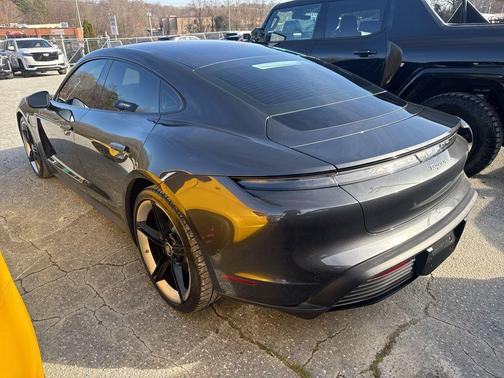 2022 Porsche Taycan Base