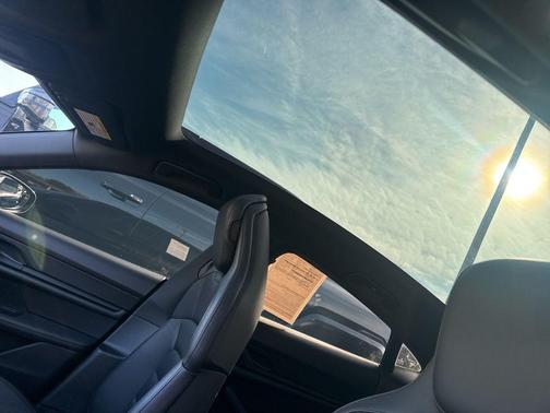 2022 Porsche Taycan Base