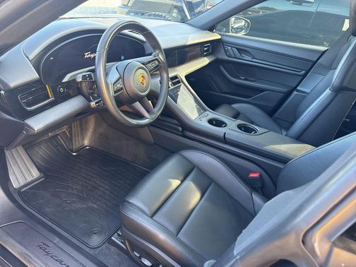 2022 Porsche Taycan Base