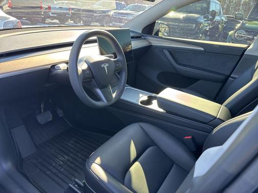 2025 Tesla Model Y Long Range Dual Motor All-Wheel Drive