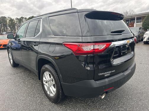 2021 Chevrolet Traverse LT Cloth