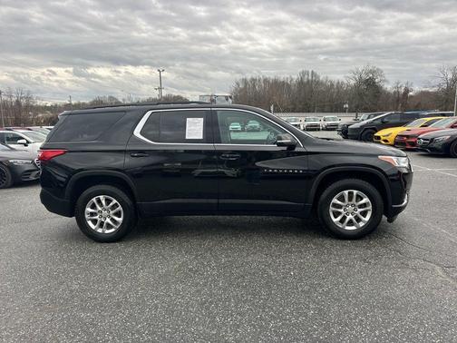 2021 Chevrolet Traverse LT Cloth