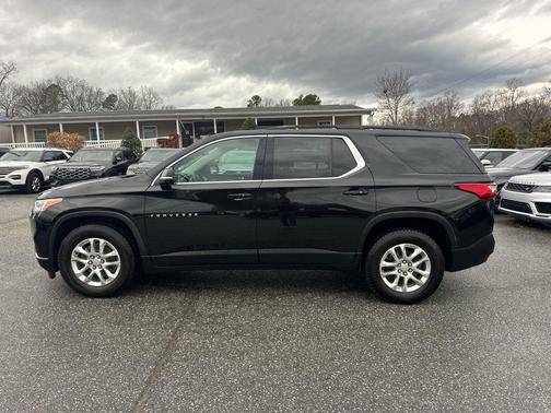 2021 Chevrolet Traverse LT Cloth