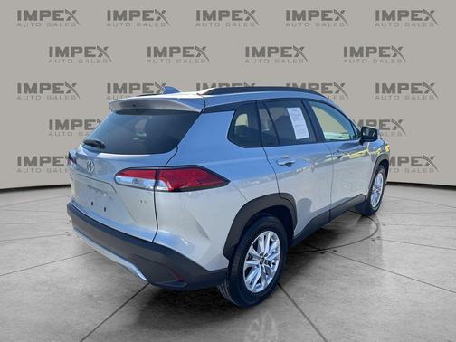 2024 Toyota Corolla Cross LE