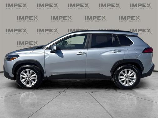 2024 Toyota Corolla Cross LE
