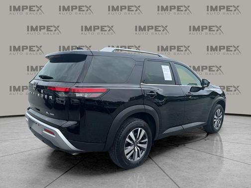 2025 Nissan Pathfinder SL 4WD