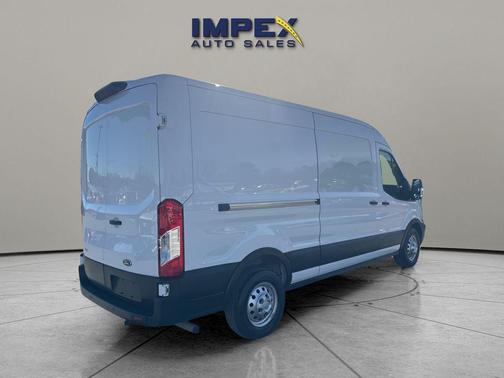 2022 Ford Transit-250 Base