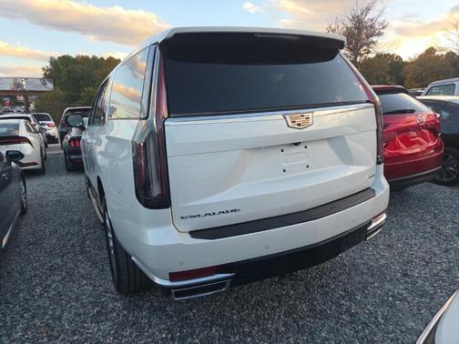 2022 Cadillac Escalade ESV Luxury