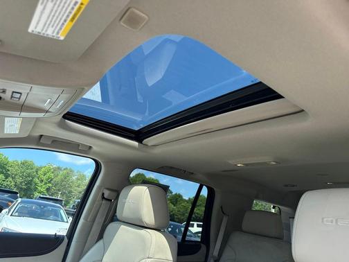 Quicksilver Metallic 2018 GMC Yukon Denali