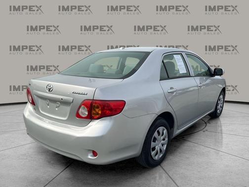 Classic Silver Metallic 2009 Toyota Corolla LE