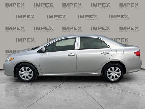 Classic Silver Metallic 2009 Toyota Corolla LE