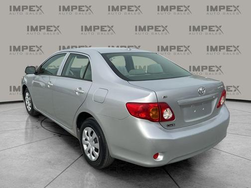 Classic Silver Metallic 2009 Toyota Corolla LE