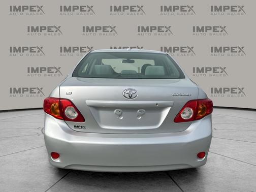 Classic Silver Metallic 2009 Toyota Corolla LE