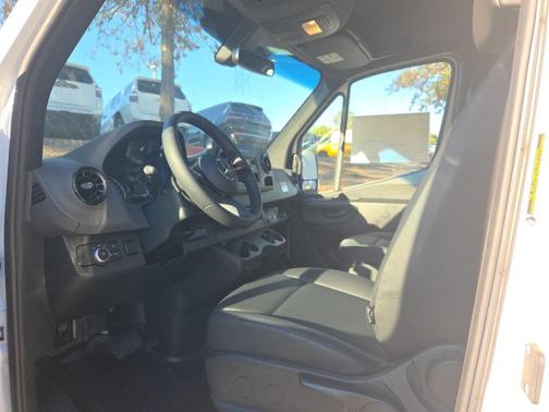 2025 Mercedes-Benz Sprinter 2500 High Roof