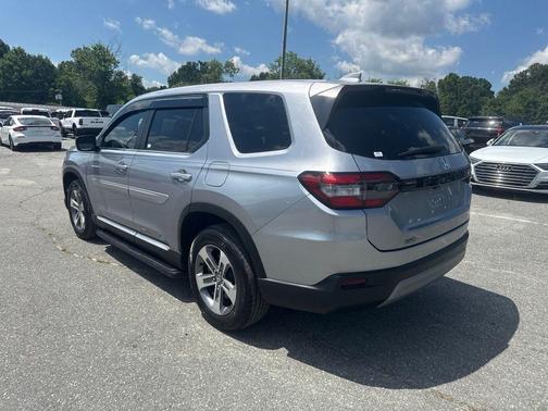 Lunar Silver Metallic 2023 Honda Pilot 2WD EX-L 7 Passenger