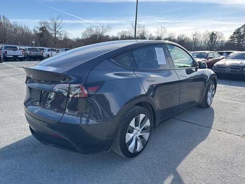2024 Tesla Model Y Long Range Single Motor Rear-Wheel Drive