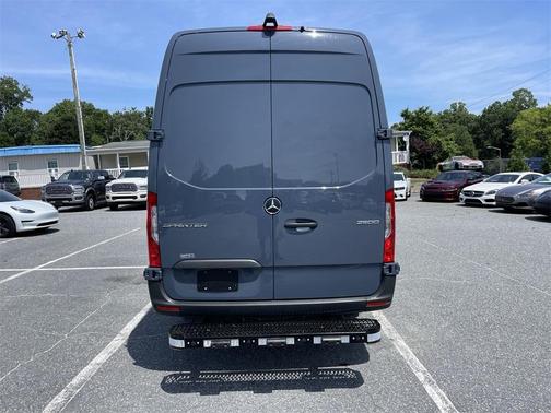 Photo 4 of 31 of 2021 Mercedes-Benz Sprinter 2500 170 WB