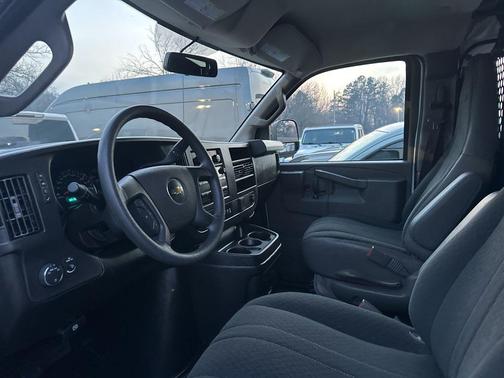 2024 Chevrolet Express 2500 RWD 2500 Regular Wheelbase WT