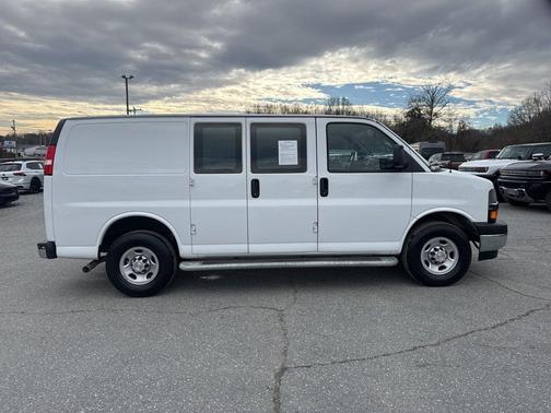 2024 Chevrolet Express 2500 RWD 2500 Regular Wheelbase WT