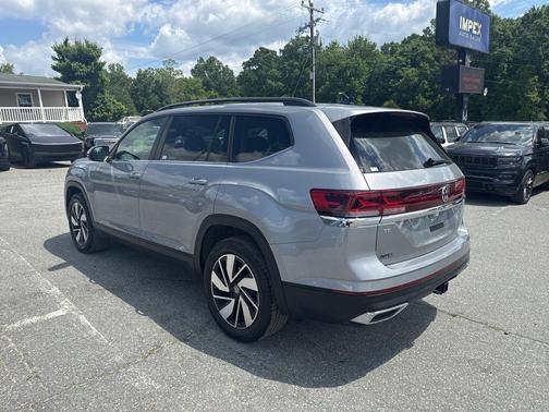 silver mist metallic 2026 Volkswagen Atlas 2.0T SE w/Technology