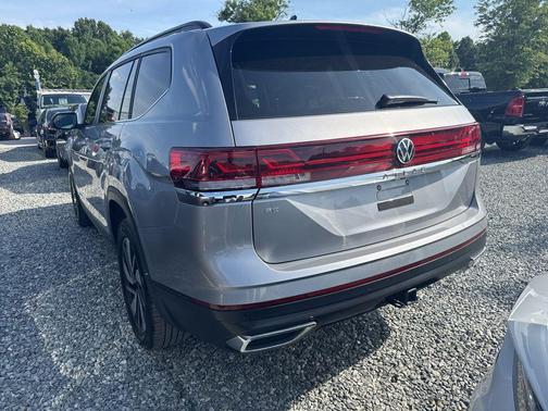 silver mist metallic 2026 Volkswagen Atlas 2.0T SE w/Technology