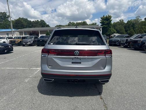 silver mist metallic 2026 Volkswagen Atlas 2.0T SE w/Technology